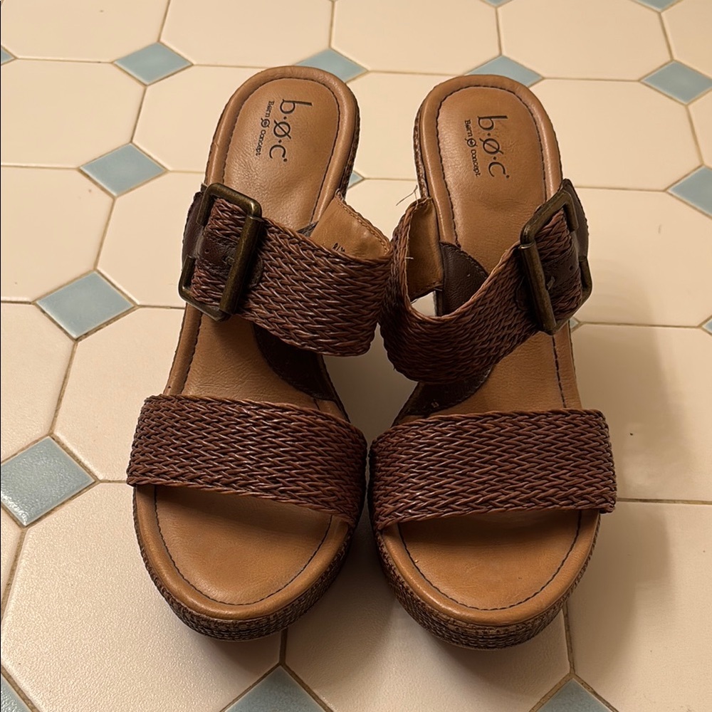 b.o.c. Women's Brown Sandals